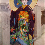 Momotaro posing on the Shijo Ohashi
