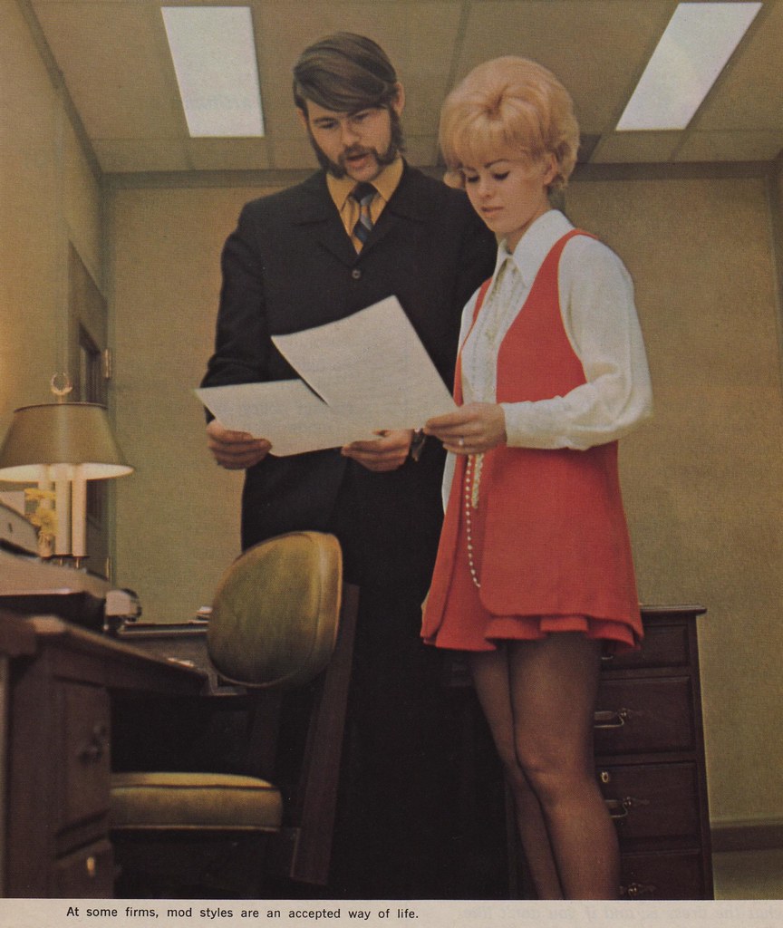 Accepted way. Ретро секретарша. Секретарша 1970. Мода 70-х родокс. Секретарша 70 лет.