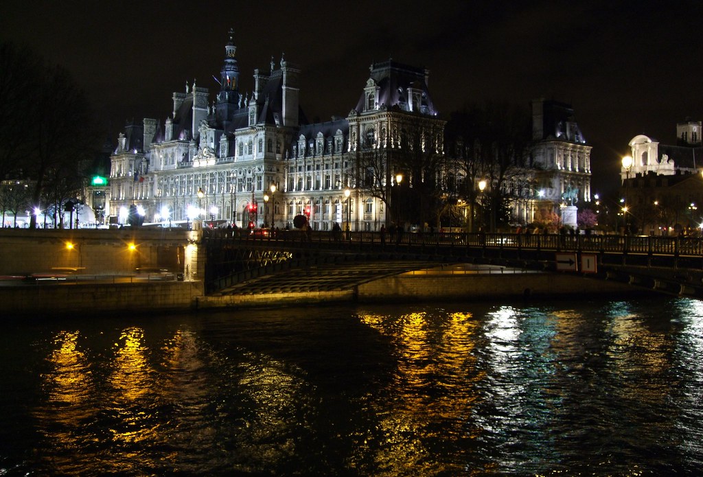 Hôtel de Ville, La Seine River @ Paris | See where this pict… | Flickr