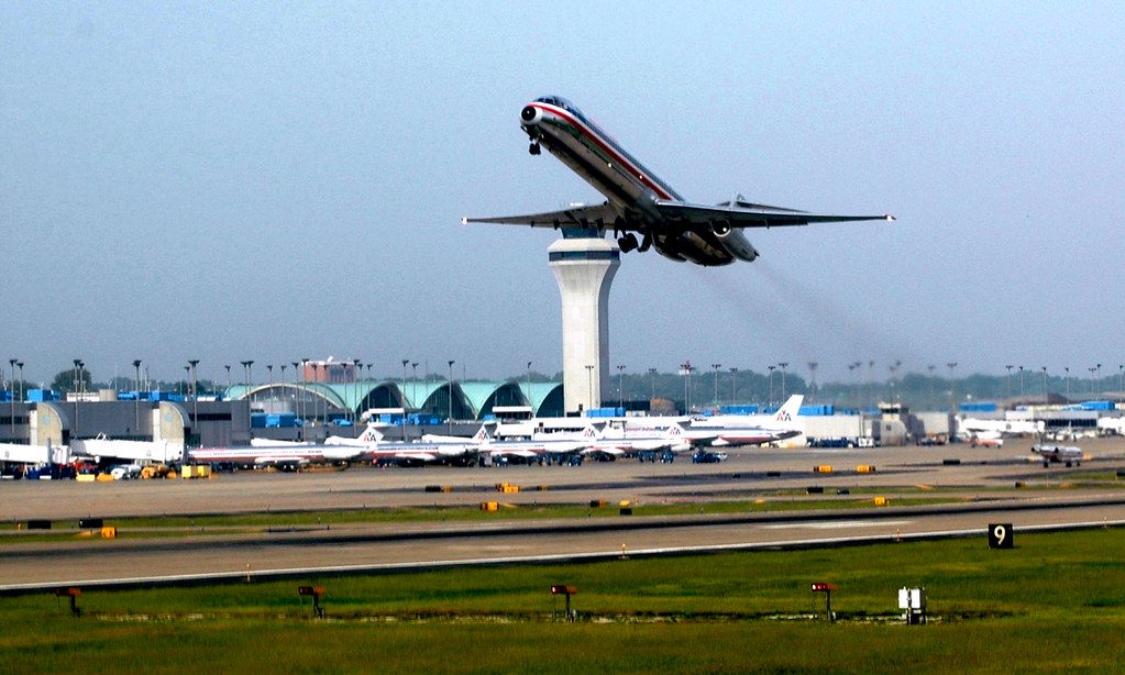 STL | American Airlines takeoff at St. Louis Lambert Airport… | Flickr