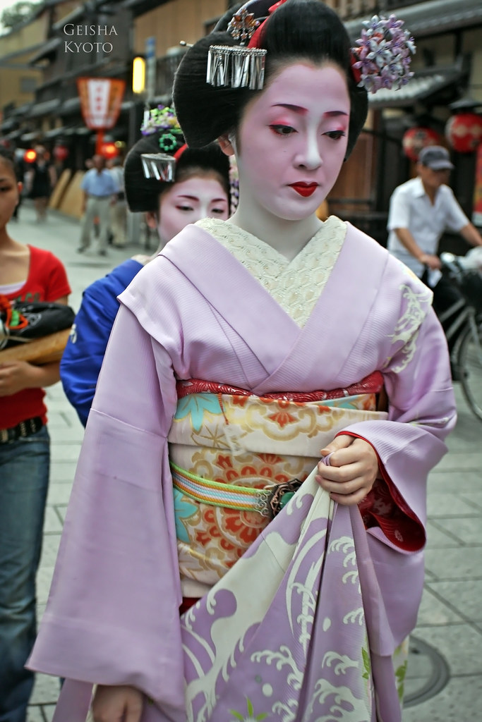 Geisha (芸者) | Gei (芸) means 'art' and sha (者) means 'person'… | Flickr