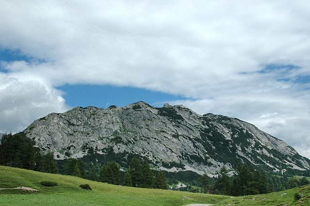 d0804009 | Blick von der Tauplitz-Alm zur Traweng (1981 m). Totes Gebirge / Steiermark, 05.07.2008