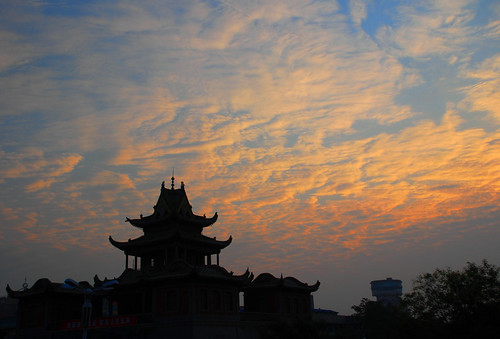 china autumn cloud silhouette sunrise nikon day cloudy 中国 partlycloudy drumtower gulou yinchuan 宁夏 银川 d80 nikkor18135mm ningxiahuiautonomousregion