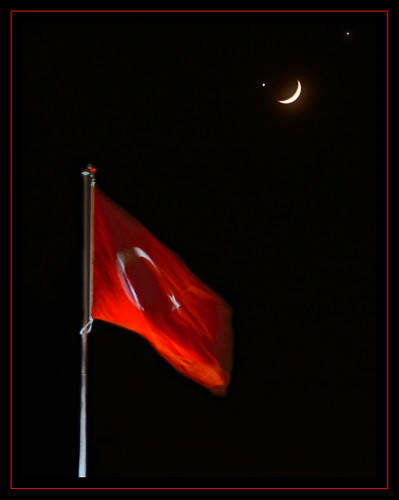 Göklerdeki Bayrak.... (The Turkish Flag in the Sky)