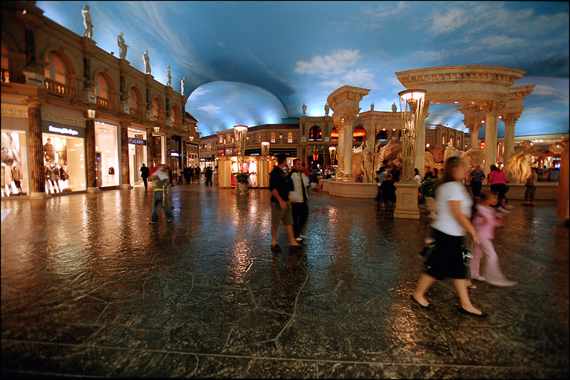 File:Fountain of the Gods, Caesars Palace (Las Vegas) (1).jpg - Wikimedia  Commons