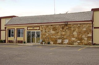 The Sun Motel - Braidwood, Illinois | by RoadTripMemories