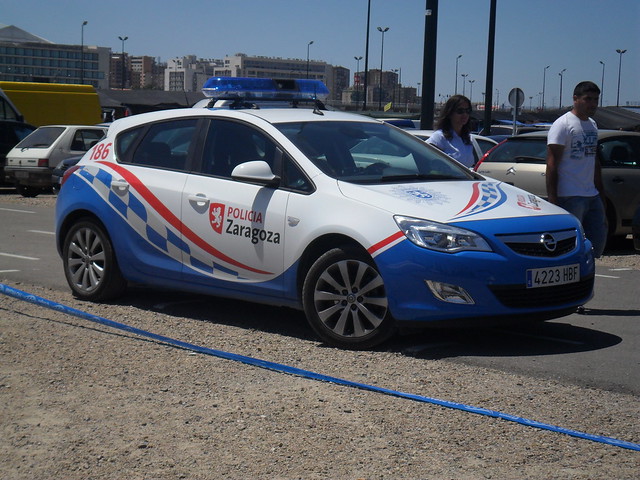 Policía Local Zaragoza. Opel Astra