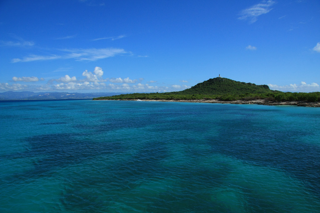 Внутренние моря карибское. Исла де Пуэрто. Исла де Муэрто остров. Исла де Муэрто остров фото. Исла-де-Муэрто лодка Уилл.