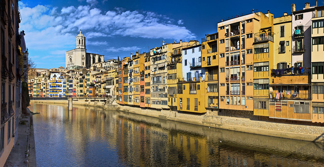 Fachadas sobre el río Onyar, Girona (E)