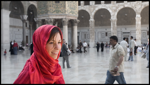 life red portrait people woman scarf bokeh religion mosque syria damascus umayyadmosque dimashq