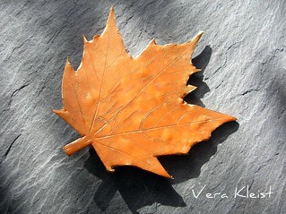 Autumn-Pin for my mother in law | by beadingvera - Schmuck Ideen Gestaltung
