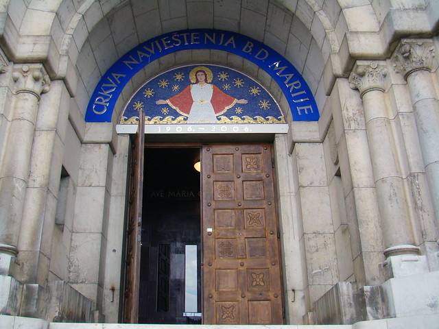 Portada Iglesia de la Anunciacion exterior Opatija Croacia