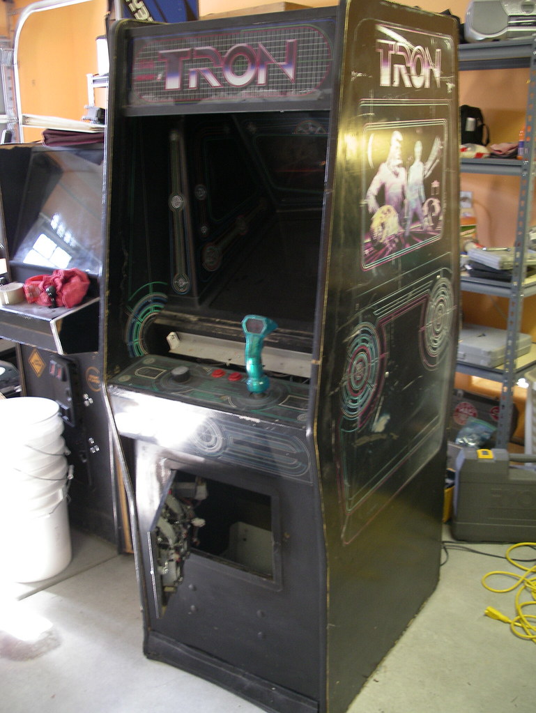 Tron Arcade Cabinet Restoration Begins Chris Ainsworth Flickr