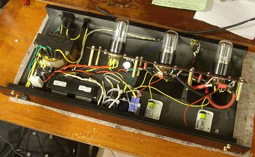 6SL7 MM Phono Pre-Amp (Inside 1: With Battery) | 6SL7 MM Pho… | Flickr