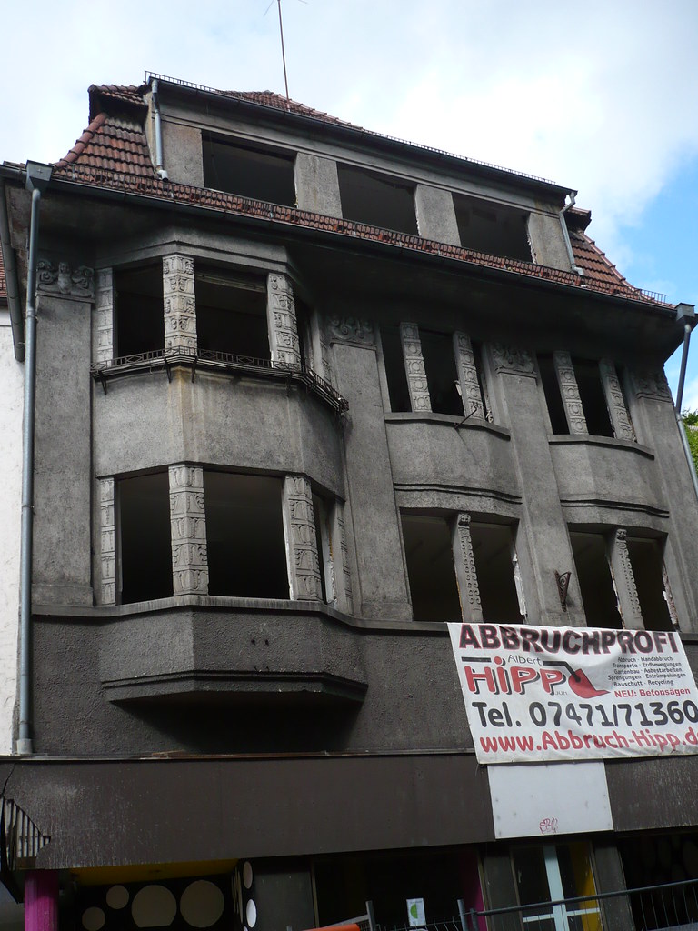 Abriss: Jugendstil - Haus - ehemalige Praxis des Dr. Georg von Keller - einer der bekanntesten deutschen Homöopathen __ Mühlstrasse 3 Tübingen by eagle1effi