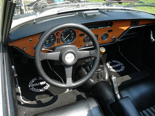 Triumph Spitfire 1500 white detail cockpit | by stkone