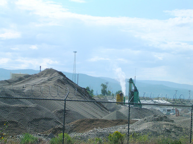 DSCN5874 Taos Cement Machines