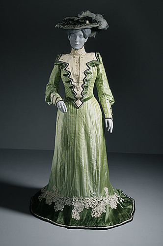 1902 VIROT Day Dress | 4x5 original | Sacheverelle | Flickr