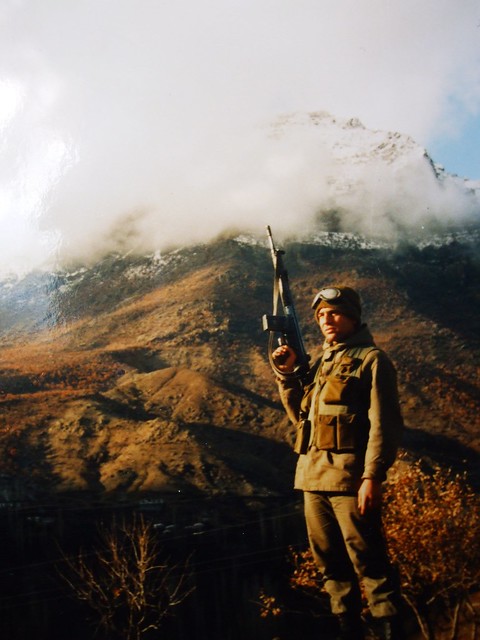 sene 1985, yer siirt (a Turkish soldier)