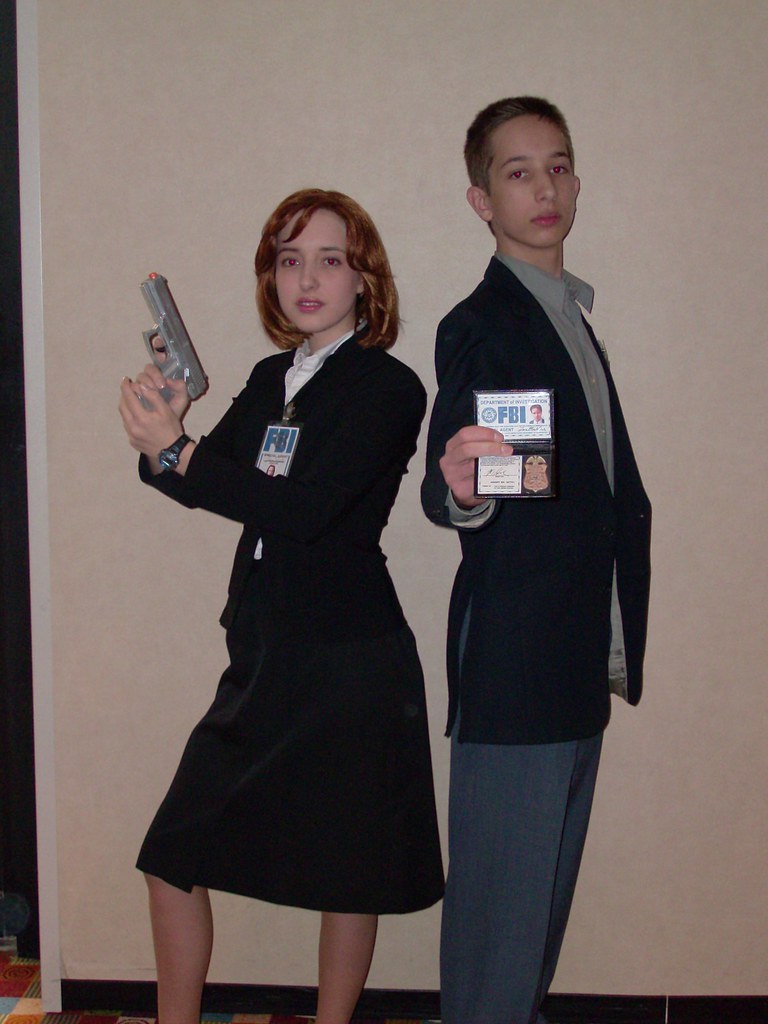 085 Scully, Mulder (X-Files) .