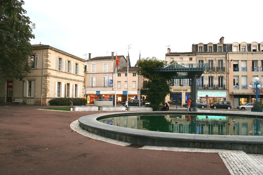 Place de la mairie, Marmande 47 | tatave | Flickr