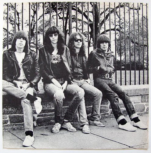 Ramones-liner