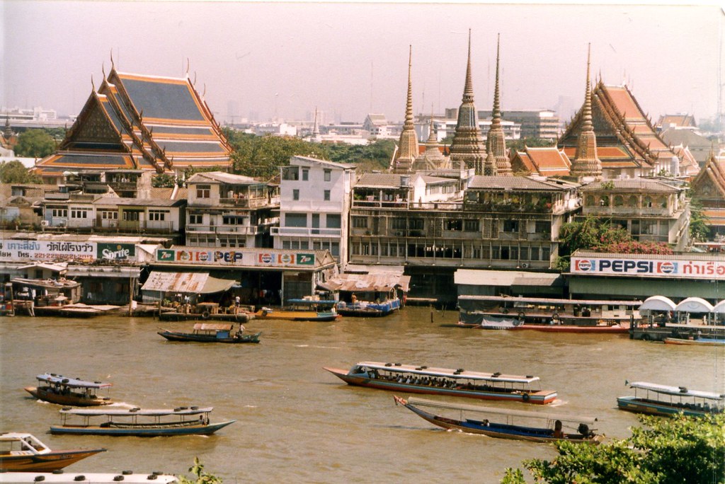 Какая река в бангкоке. Чао Прайя Бангкок. Река Чао Прайя. Река Чаупхрая в Бангкоке. Круиз по реке Чао Прайя.