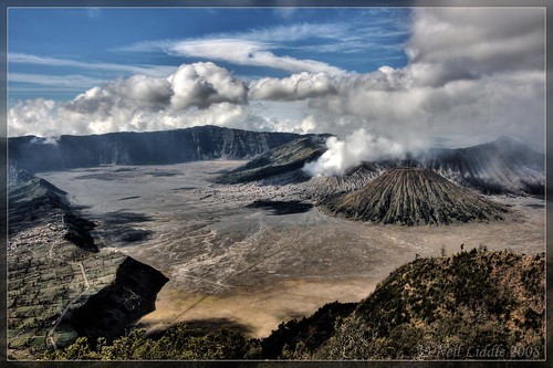cloud indonesia landscape volcano java smoke 2008 hdr photomatix gunungbromo aplusphoto rtwoverland