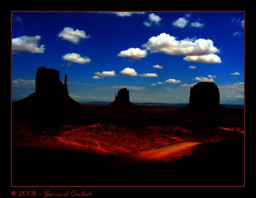 Monument Valley, Arizona by B€rn@rd