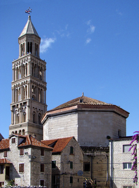 exterior torre de Catedral San Domnius Sveti Dujam y mausoleo de Diocleciano Split Croacia