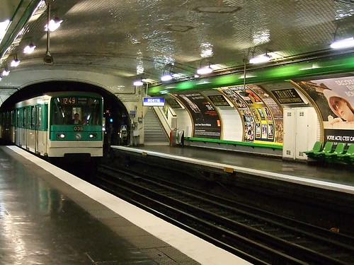 Image073: Paris Metro - Trinit d'Estienne d'Orves Station