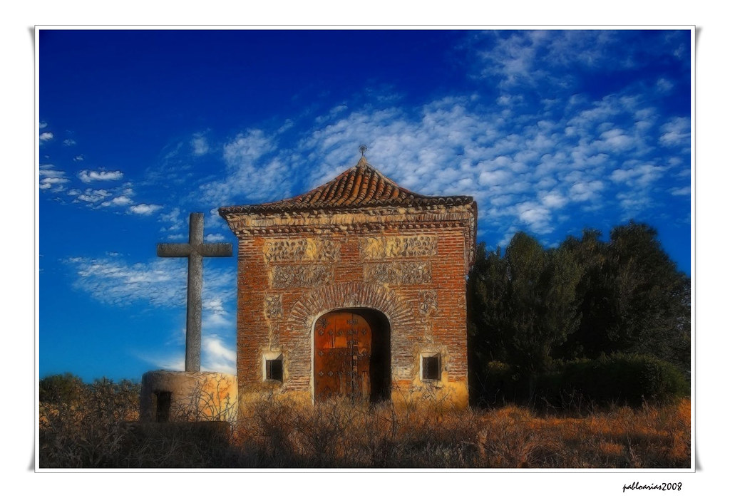 Pequeña ermita by Pablo Arias