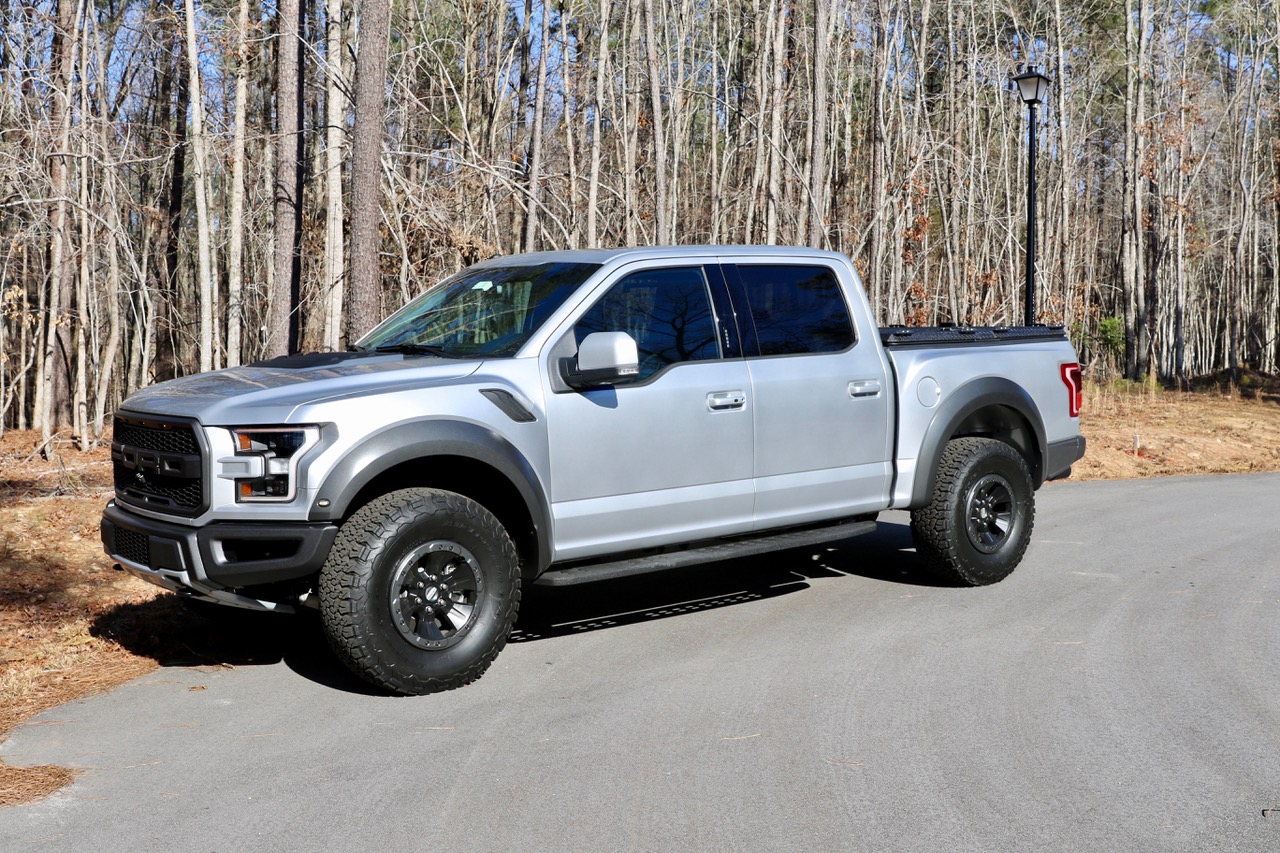 Image of A Heavy Duty Truck Bed Cover On A Ford F150 Raptor