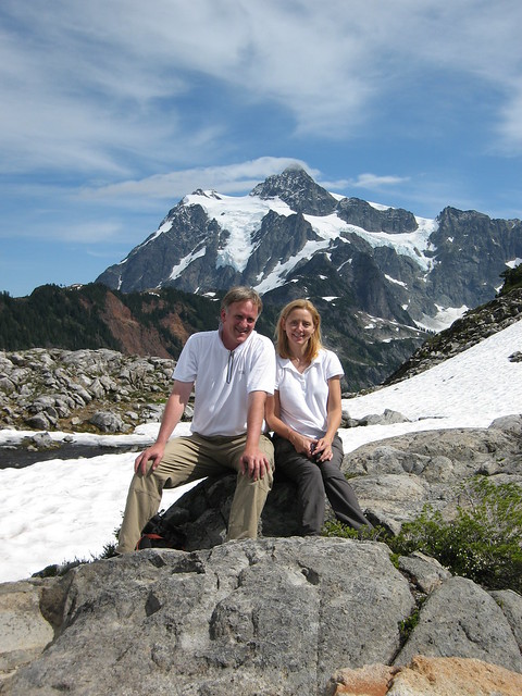 080823_028-Jerry and Michele and Mt. Shuksan