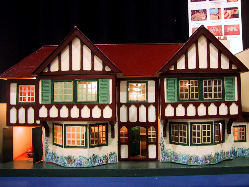 Vintage Triang dolls house