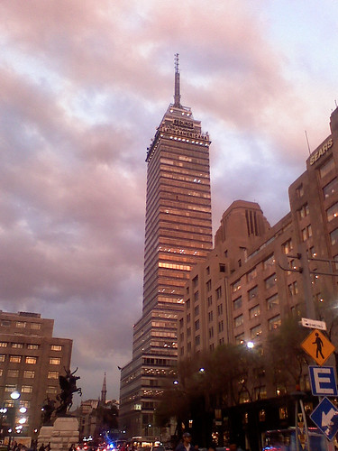 Torre latinoamericana | Una mas con el celular... de la lati… | Flickr