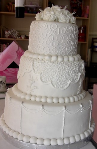 classic elegance wedding cake