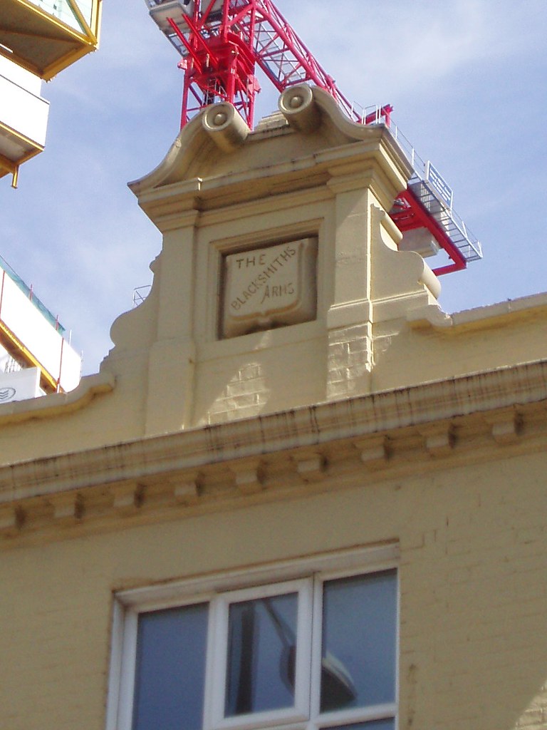 Rogue Trader, Millwall, E14