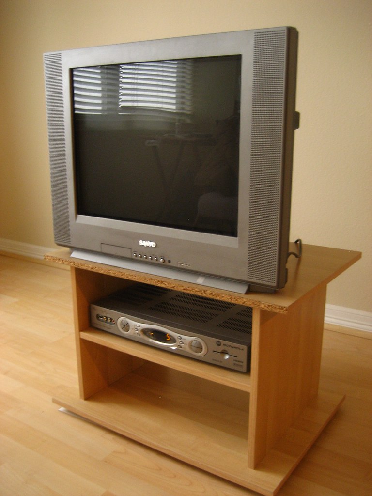 Sanyo 15" TV and IKEA stand - $40 | Great Sanyo 15" TV in ...