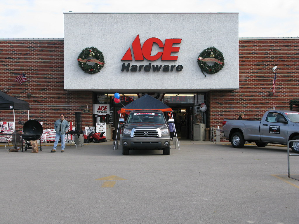 ACE Hardware Toyota Tailgate Lunch 061 Libertyville