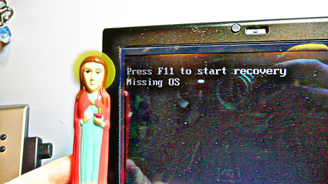 002/365 12/09/2008: Saint JJJENNNNN and the case of the missing OS