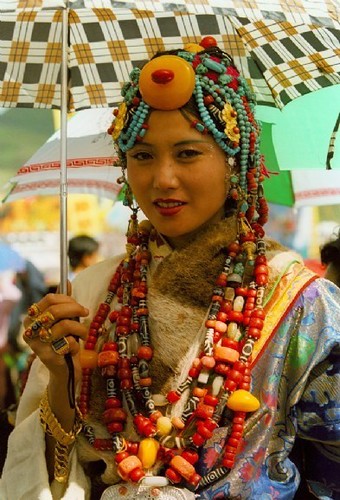 Khampa Tibetan Costume at Litang | The striking and 