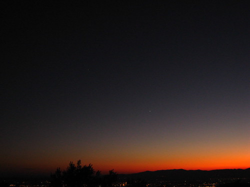 Sunset in Cerreto by Irene Bonacchi, light sunset red orange tree rot leaves dark evening abend hills cielo albero rood rosso arancio luc