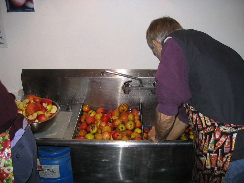 washing the apples