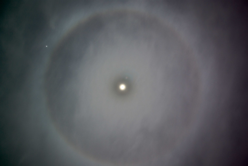 Moonbow Graph Moonbow | Awesome moonbow over Wollongong tonight. This is a… | Flickr