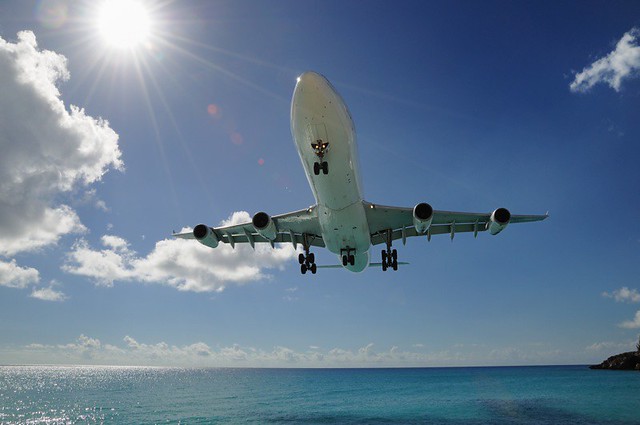 Air France landing over beach, St. Martin