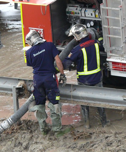 Bomberos en Inundación Autovía A-3 | copsadmirer@yahoo.es | Flickr
