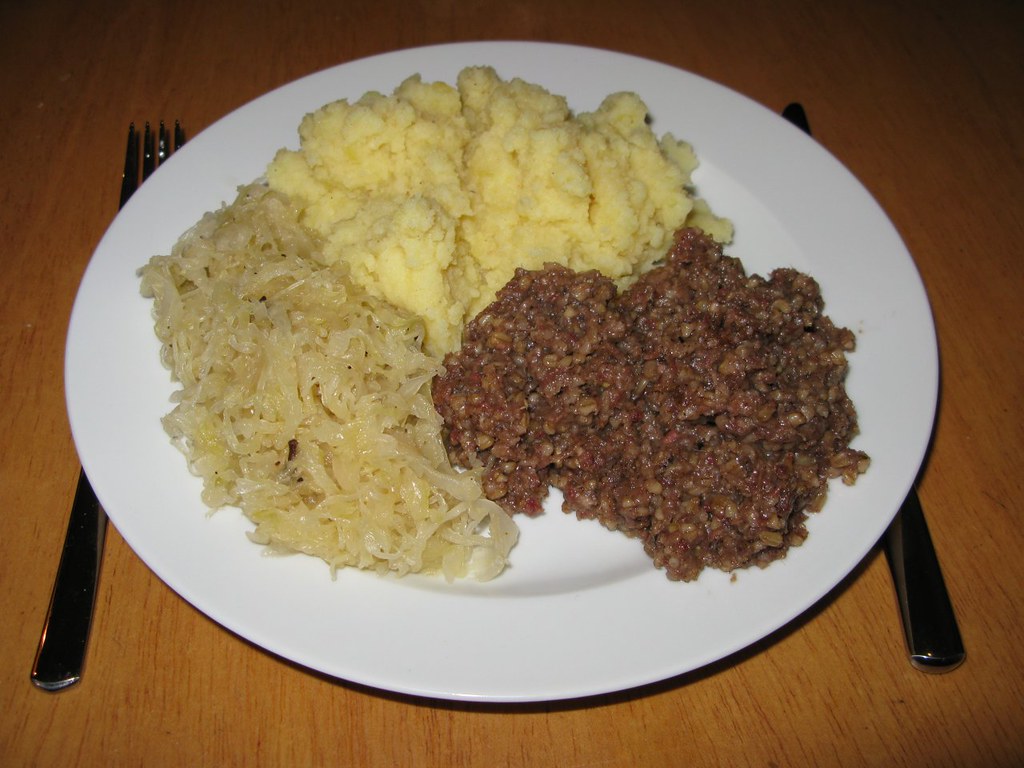 Stippgrütze mit Sauerkraut und Kartoffelpürree | Gourmandise | Flickr