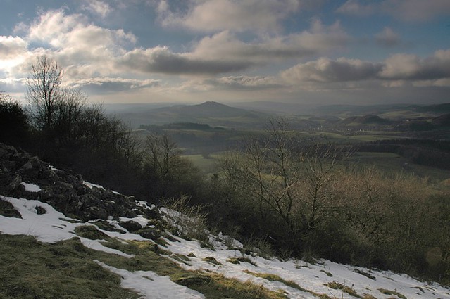 drh01097 | Blick vom Pferdskopf über Poppenhausen zum Ebersberg. Rhön, 25.12.2008