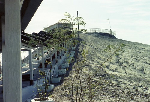 steps up to mudpool | by montyman2008